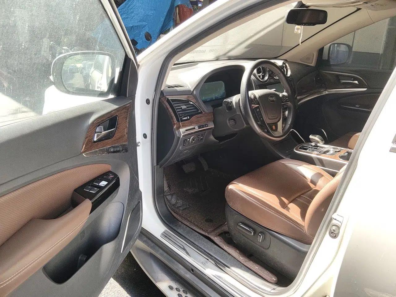 BYD Tang New Energy 2015 2.0T Four-Wheel-Drive Flagship Model — миниатюра 16