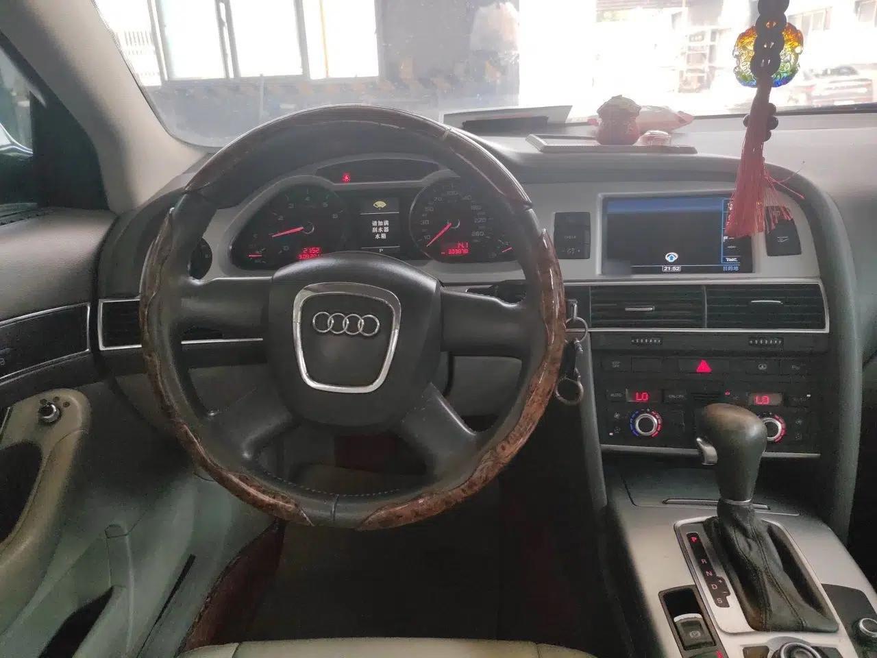 Audi A6L 2011 2.0 TFSI Automatic Standard Edition — миниатюра 10