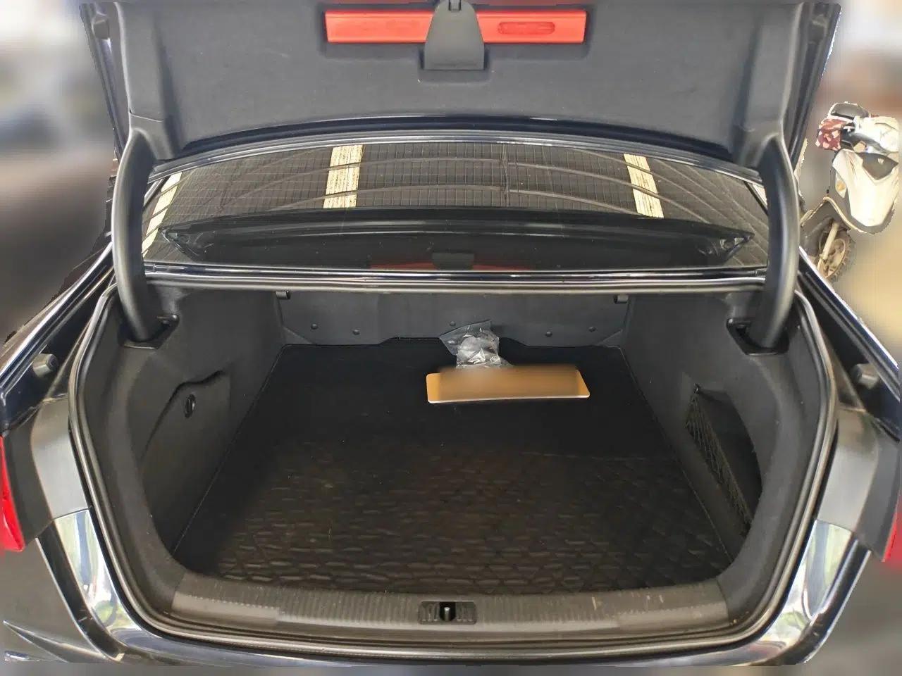 Audi A6L 2012 35 FSI Luxury Model — миниатюра 19
