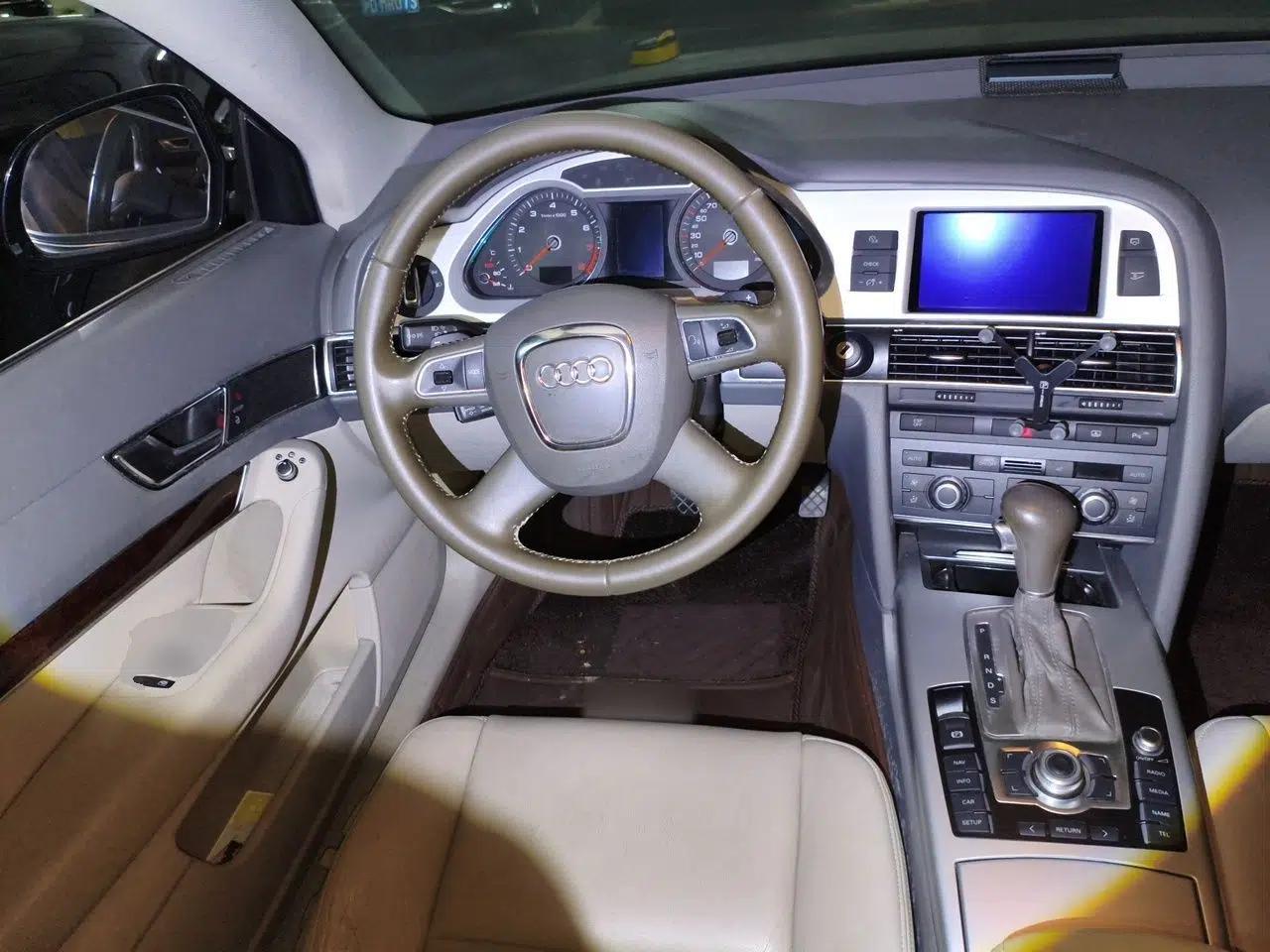 Audi A6L 2010 2.0 TFSI Automatic Standard Edition — миниатюра 10