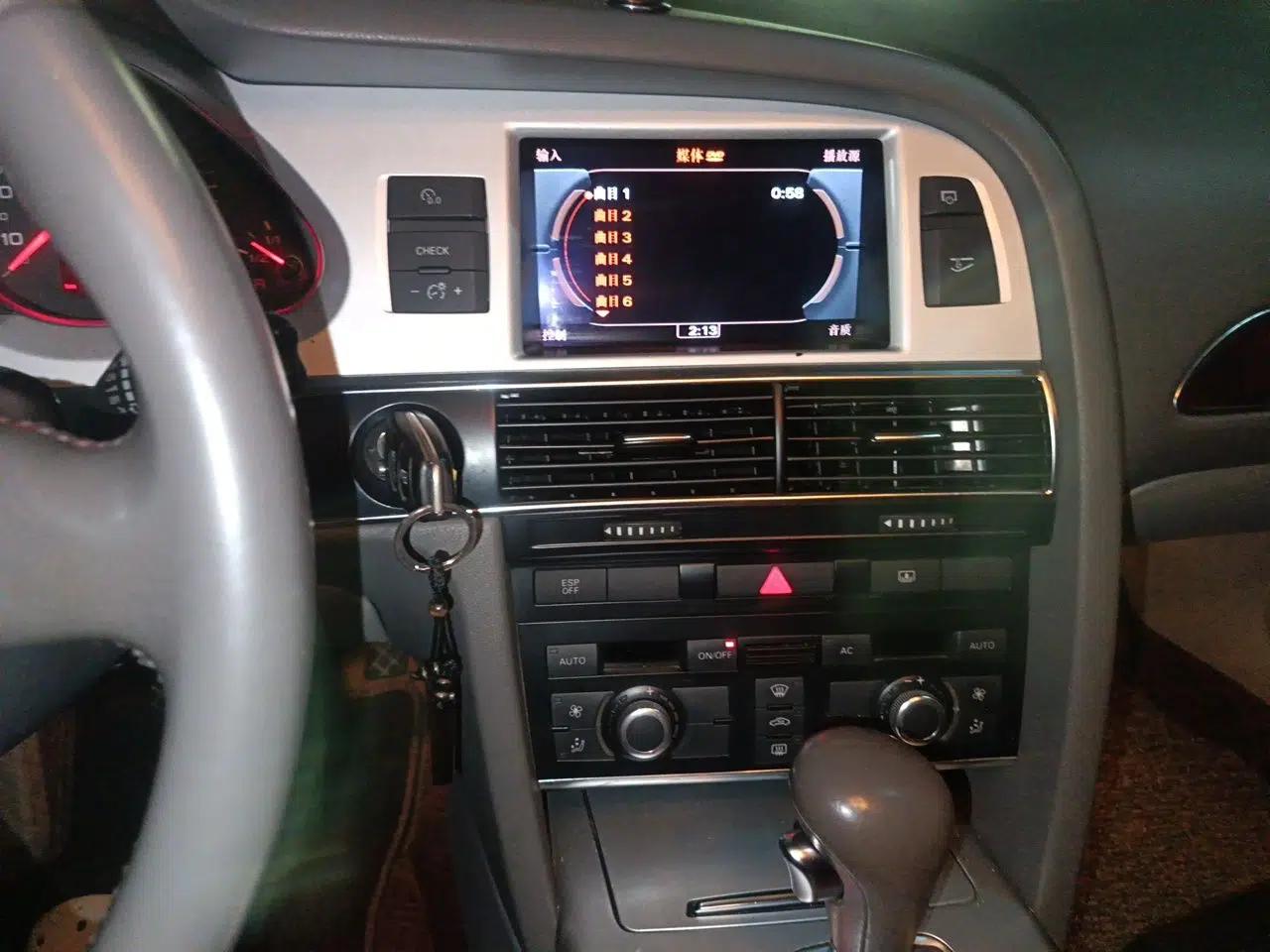 Audi A6L 2011 2.0 TFSI Automatic Standard Edition — миниатюра 13