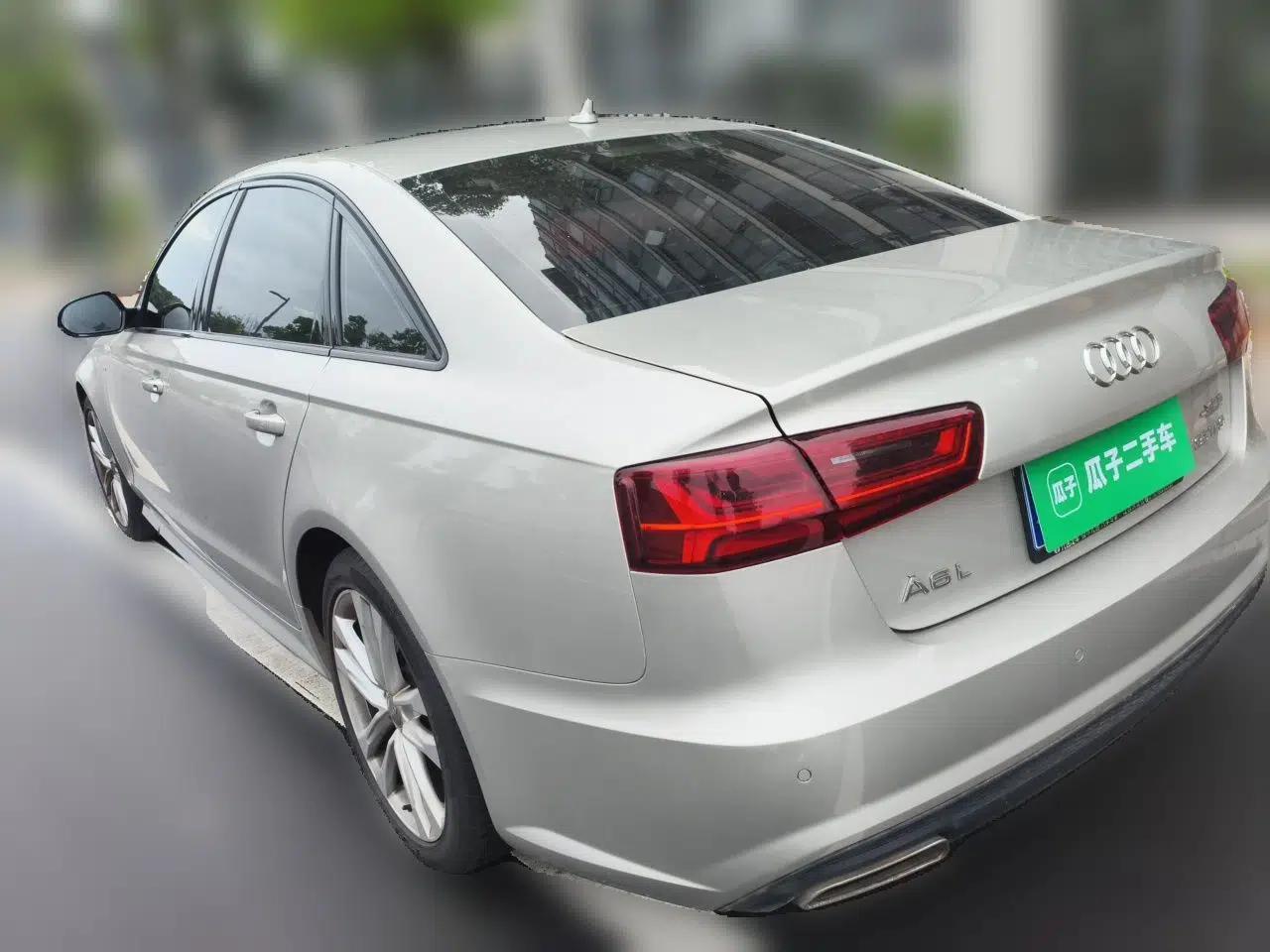 Audi A6L 2018 30th Anniversary Edition 35 TFSI Sport Edition — миниатюра 4