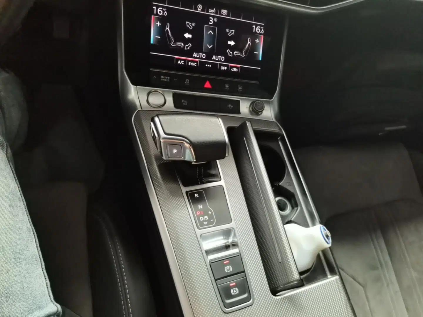 Audi A6L 2020 40 TFSI Luxury Dynamic Edition — миниатюра 16