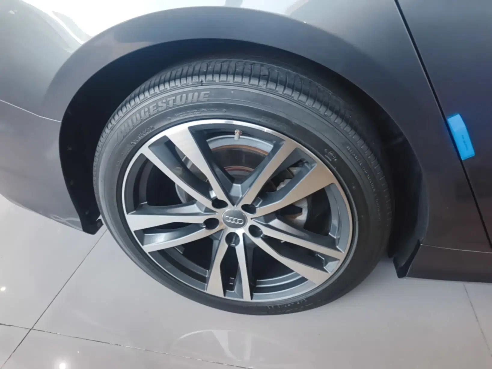 Audi A6L 2019 40 TFSI Luxury Dynamic Model — миниатюра 11