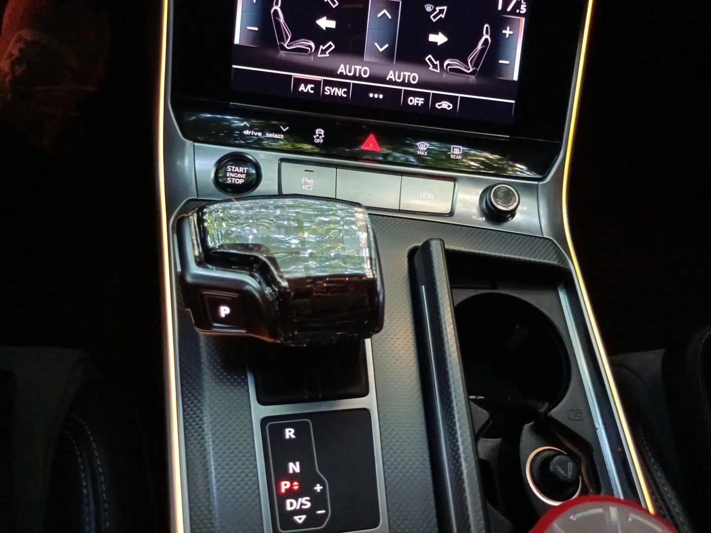 Audi A6L 2020 40 TFSI Luxury Dynamic Edition — миниатюра 14