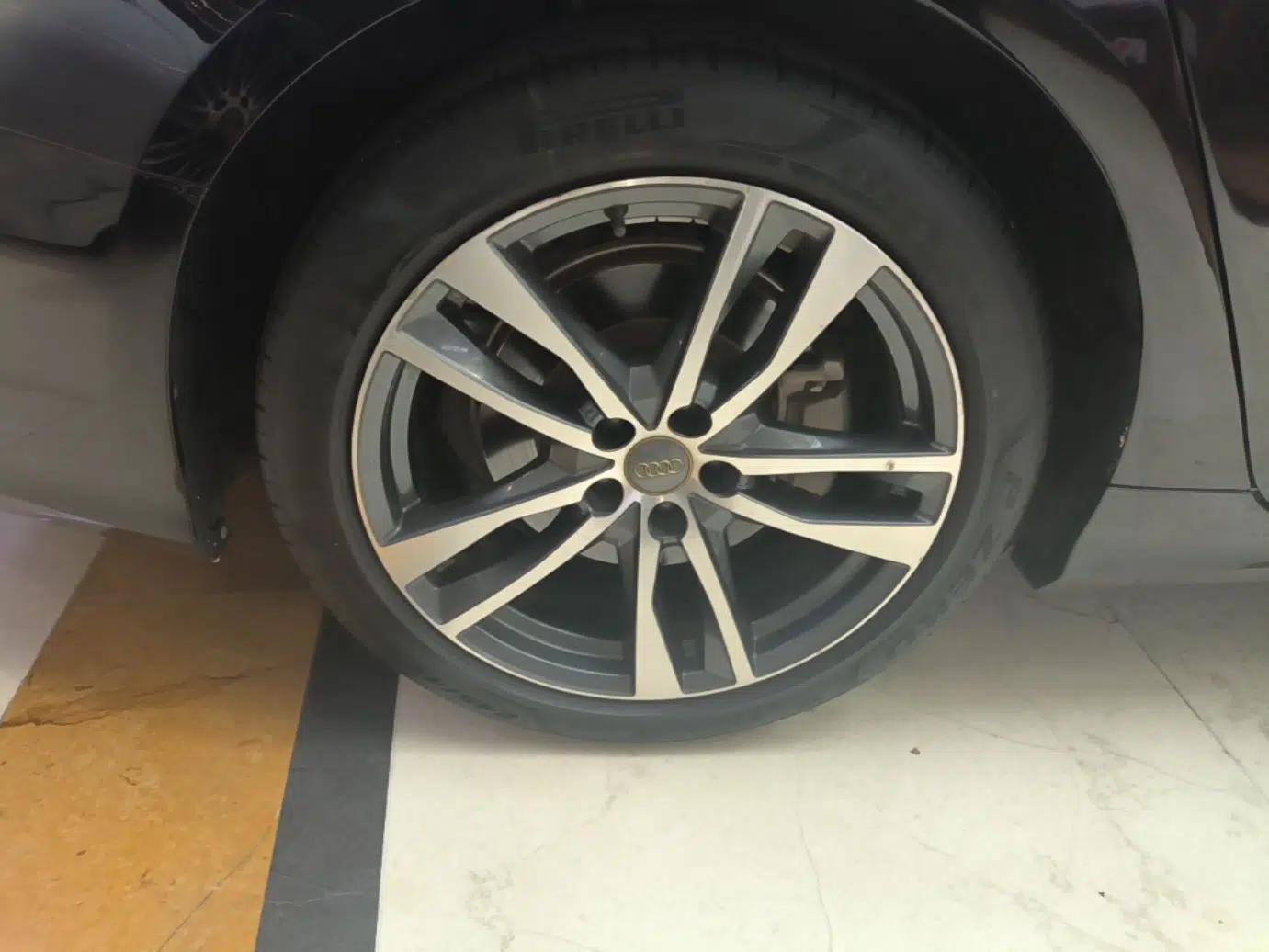 Audi A6L 2022 40 TFSI Luxury Dynamic Model — миниатюра 11