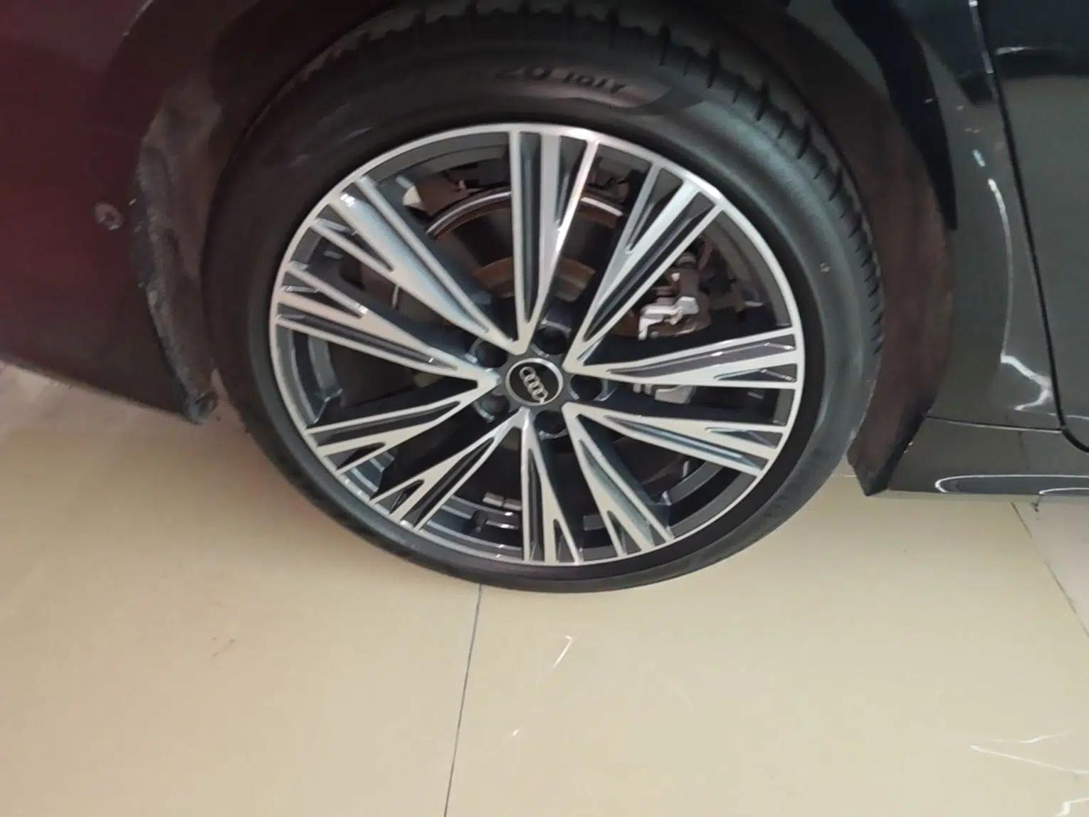 Audi A6L 2024 45 TFSI quattro Prestige Dynamic Edition — миниатюра 11
