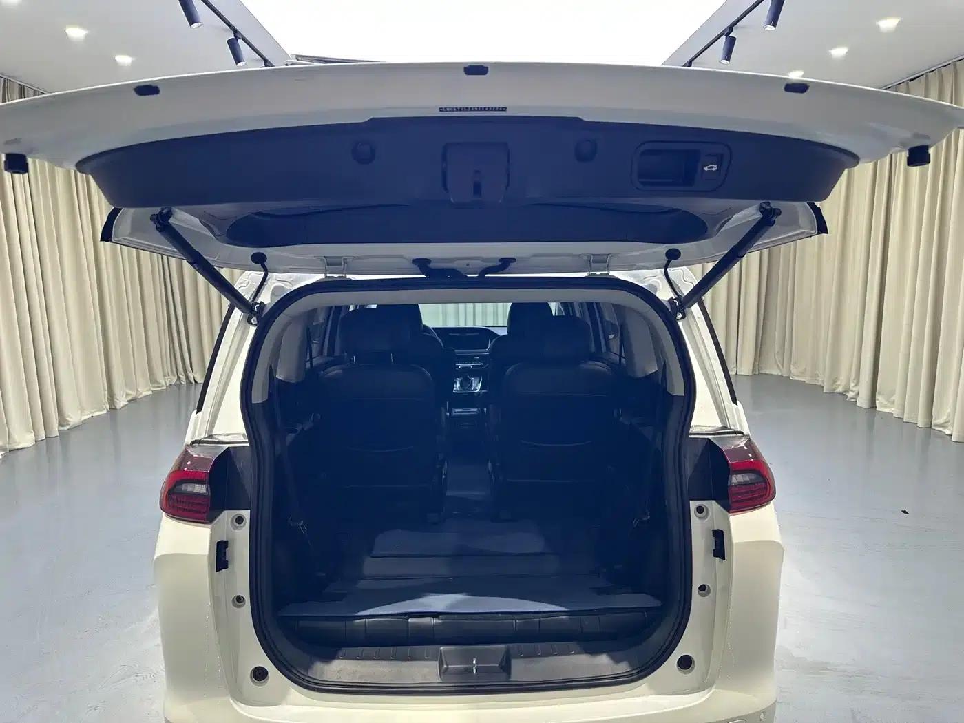 Trumpchi M6 2021 270T DCT Elite Edition (7-seater) — миниатюра 18