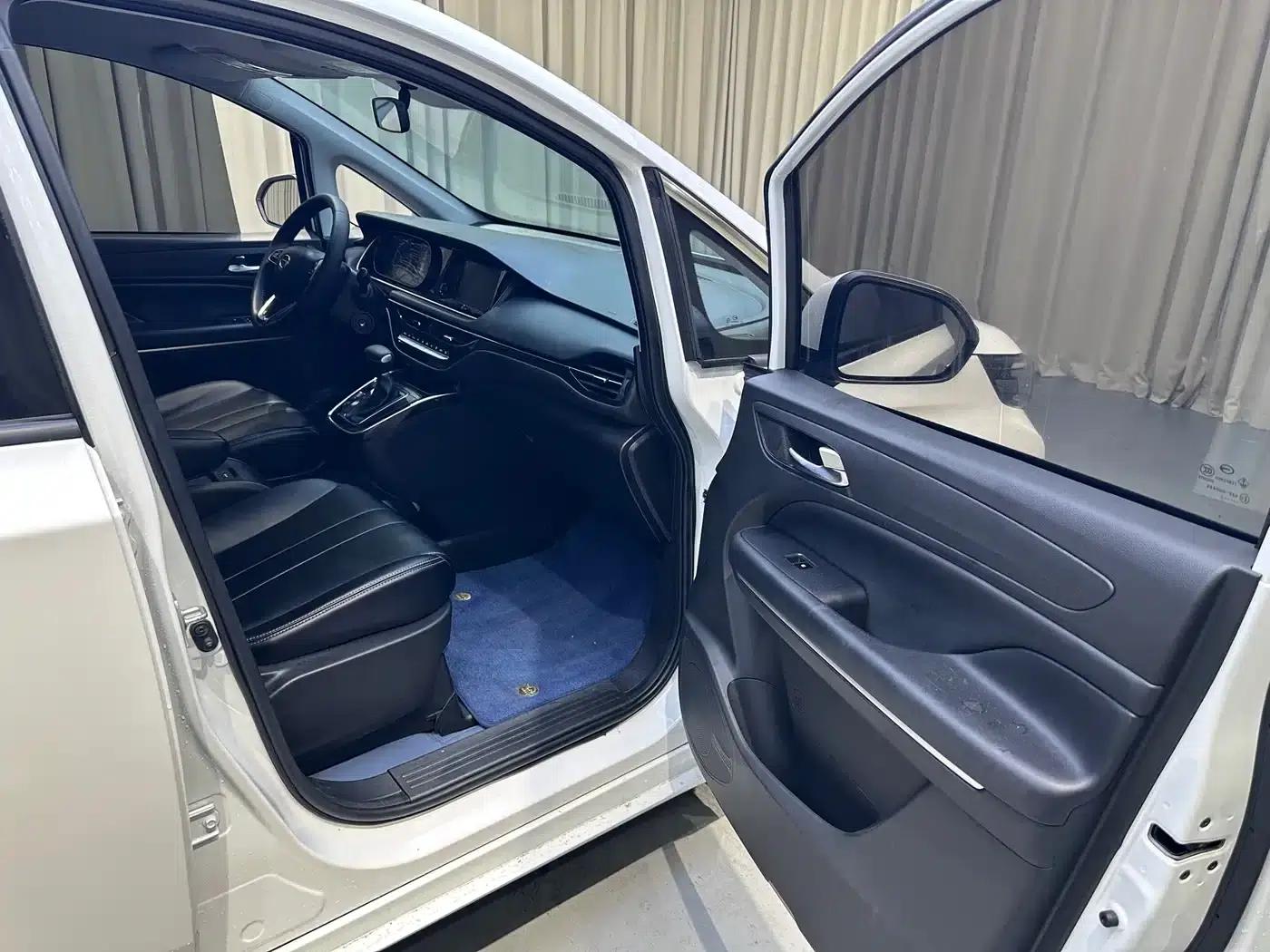 Trumpchi M6 2021 270T DCT Elite Edition (7-seater) — миниатюра 20