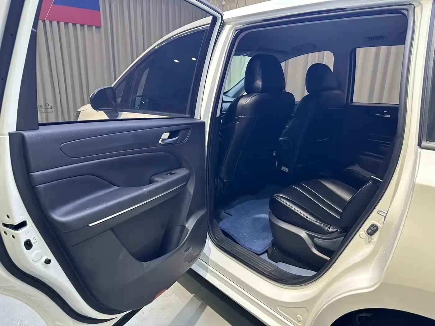 Trumpchi M6 2021 270T DCT Elite Edition (7-seater) — миниатюра 9