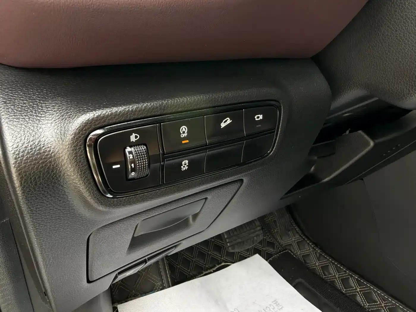 Trumpchi M6 2021 270T DCT Premium Edition (7-seater) — миниатюра 14