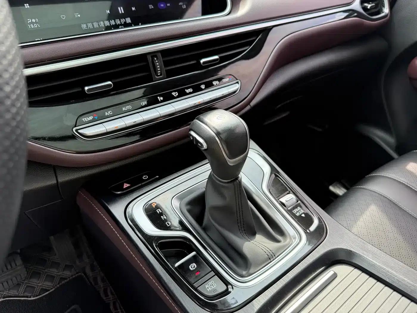 Trumpchi M6 2021 270T DCT Premium Edition (7-seater) — миниатюра 16