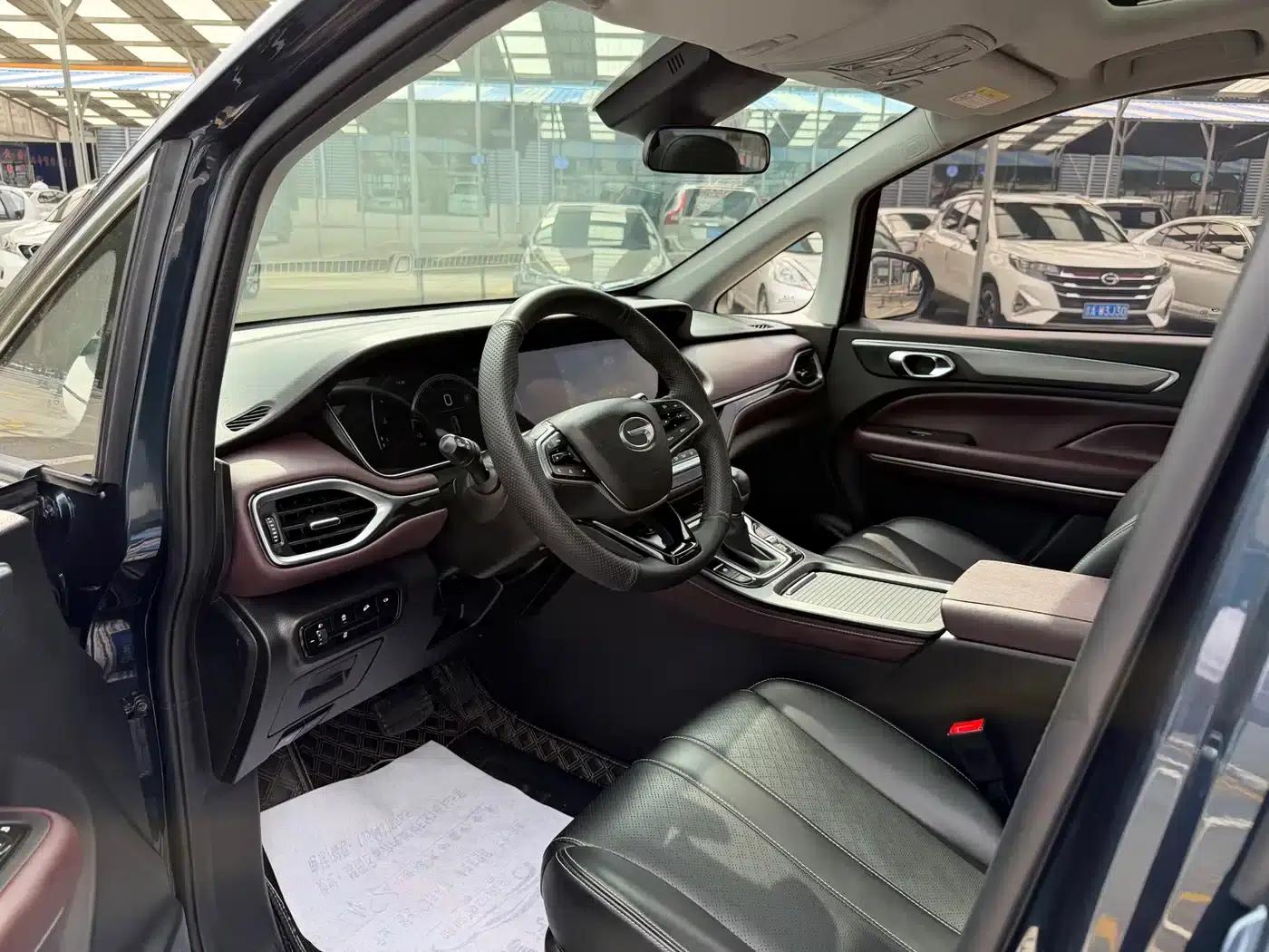 Trumpchi M6 2021 270T DCT Premium Edition (7-seater) — миниатюра 4