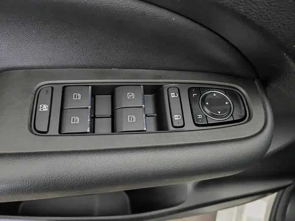 Trumpchi M6 2021 270T DCT Luxury Edition (7-seater) — миниатюра 9
