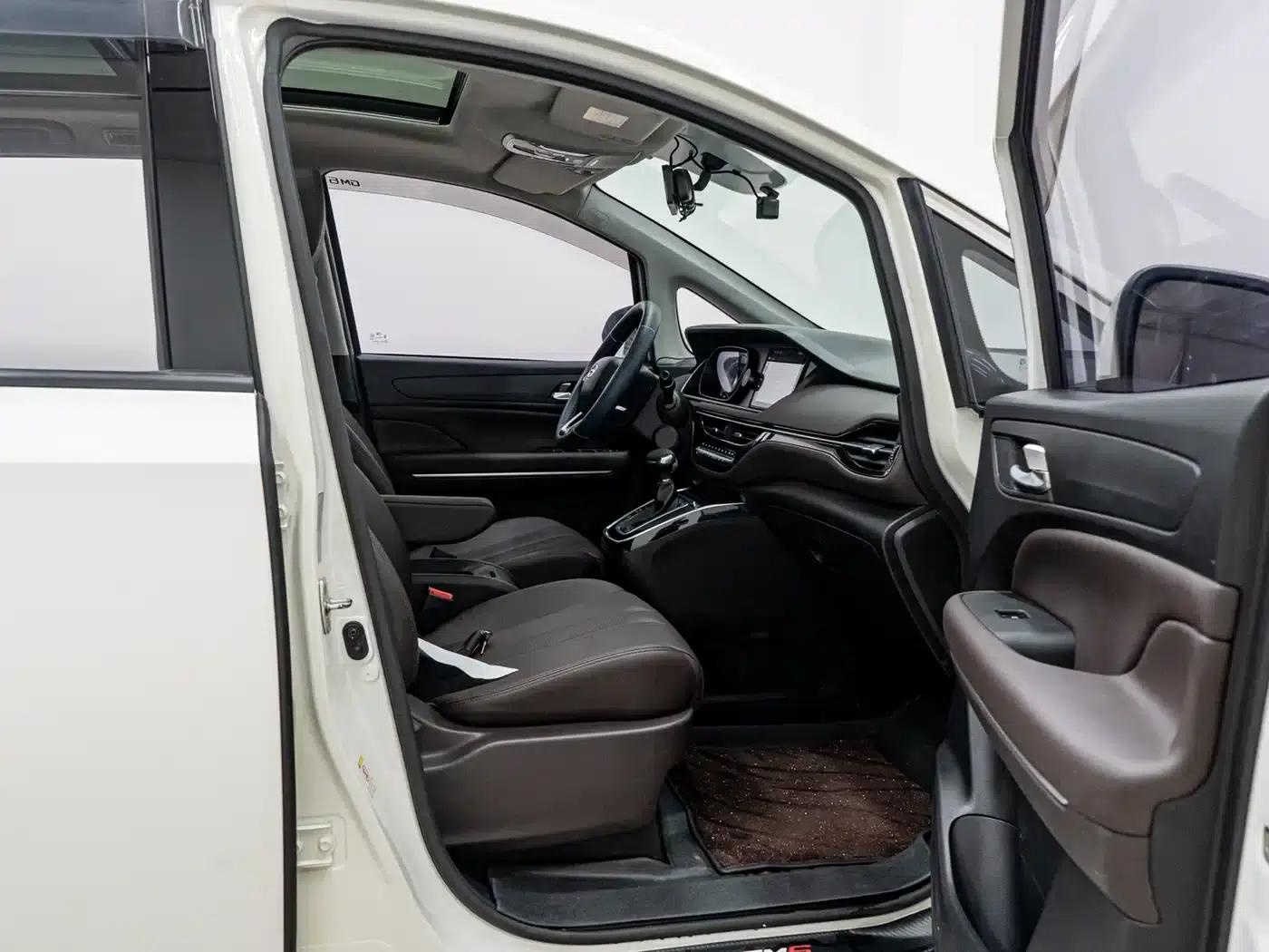 Trumpchi M6 2019 270T DCT Premium Edition (7-seater) National VI Emission Standard — миниатюра 13