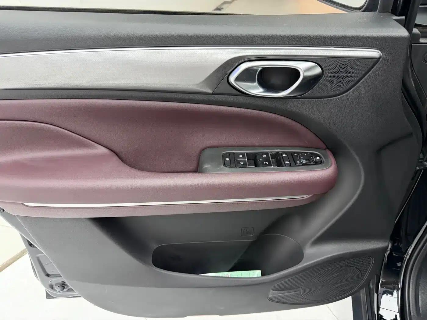 Trumpchi M6 2021 270T DCT Luxury Edition (7-seater) — миниатюра 11