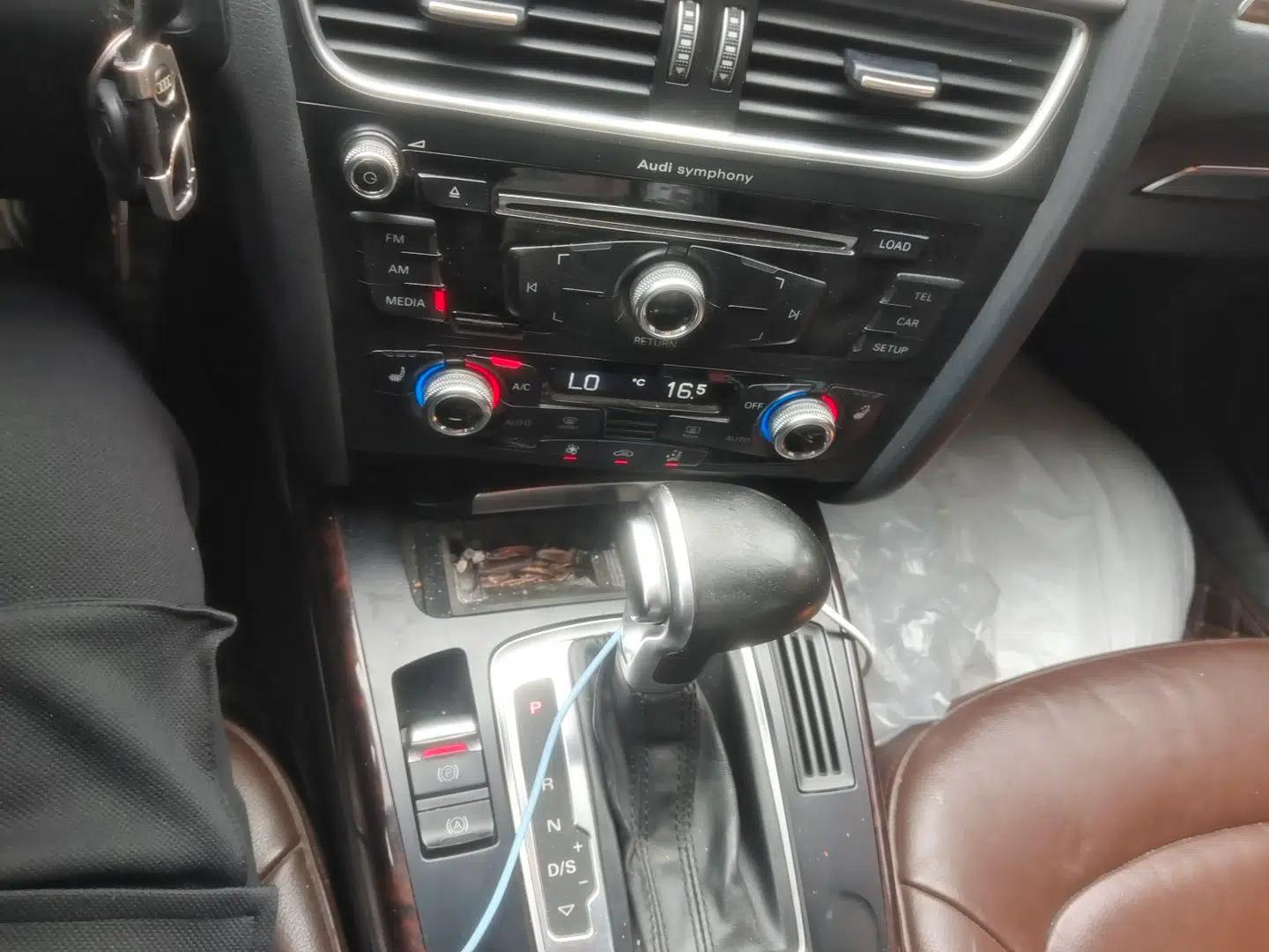 Audi A4L 2015 35 TFSI Automatic Comfort Model — миниатюра 14