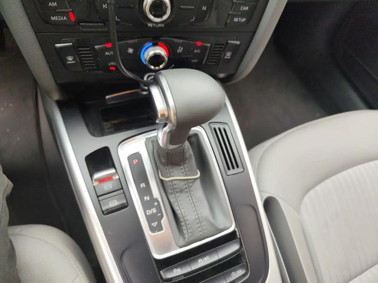 Audi A4L 2015 35 TFSI Automatic Standard Model — миниатюра 14