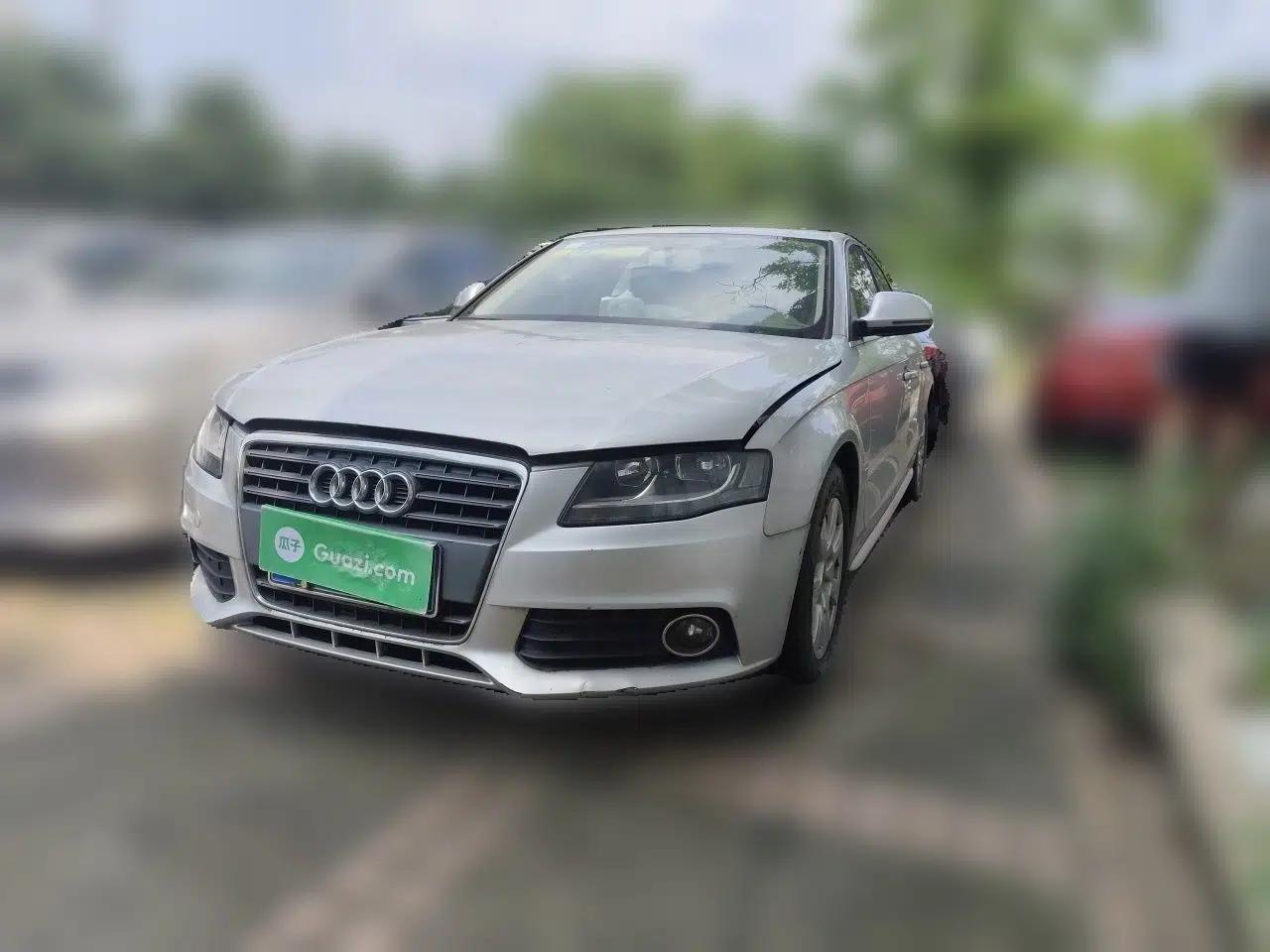 Audi A4L 2012 1.8 TFSI Automatic Comfort Model — миниатюра 1
