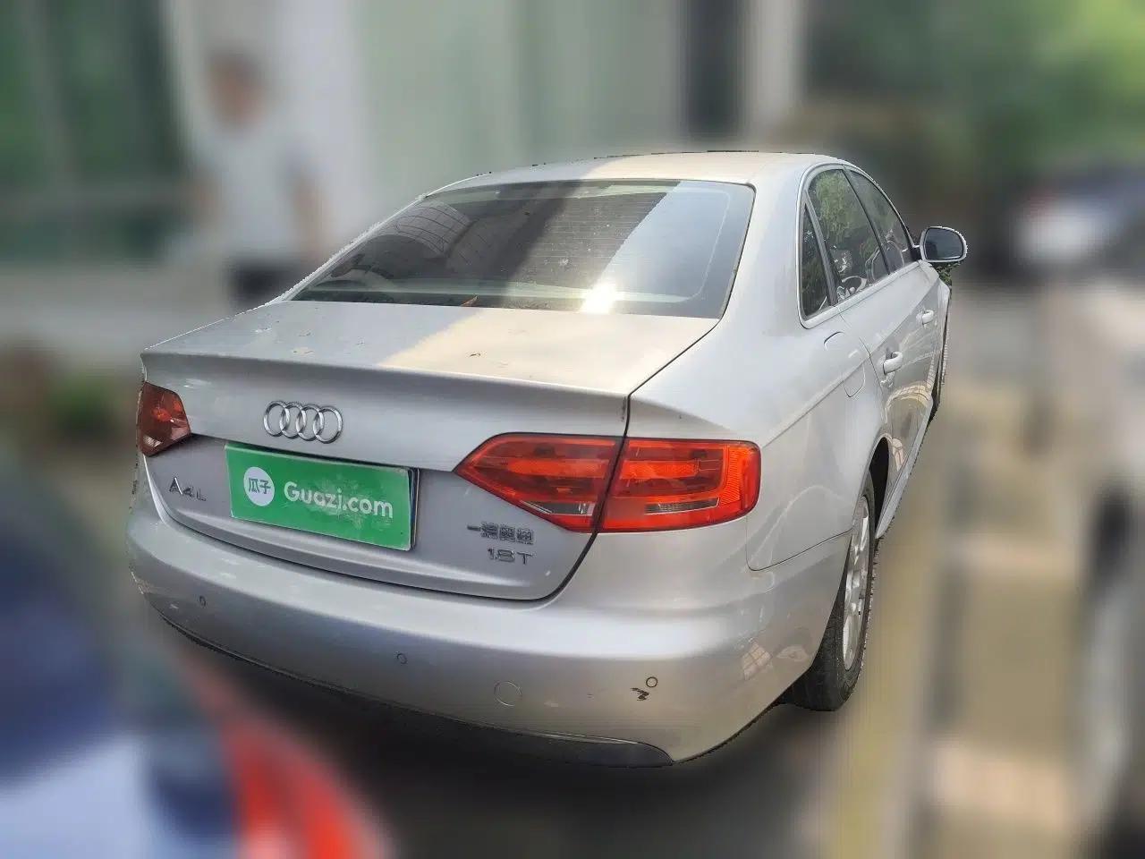 Audi A4L 2012 1.8 TFSI Automatic Comfort Model — миниатюра 5