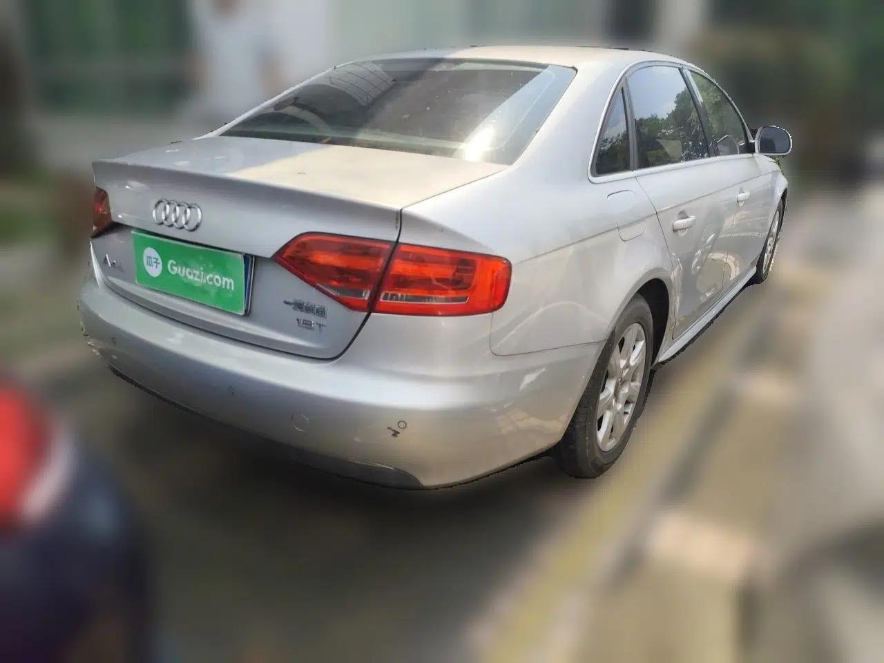 Audi A4L 2012 1.8 TFSI Automatic Comfort Model — миниатюра 6
