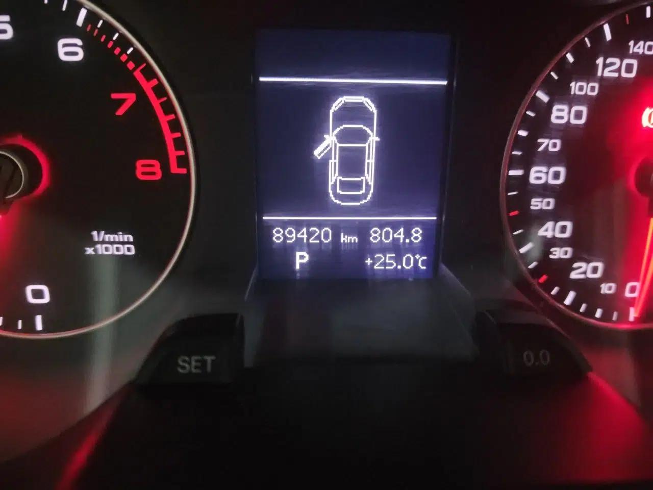 Audi A4L 2015 35 TFSI Automatic Standard Model — миниатюра 12
