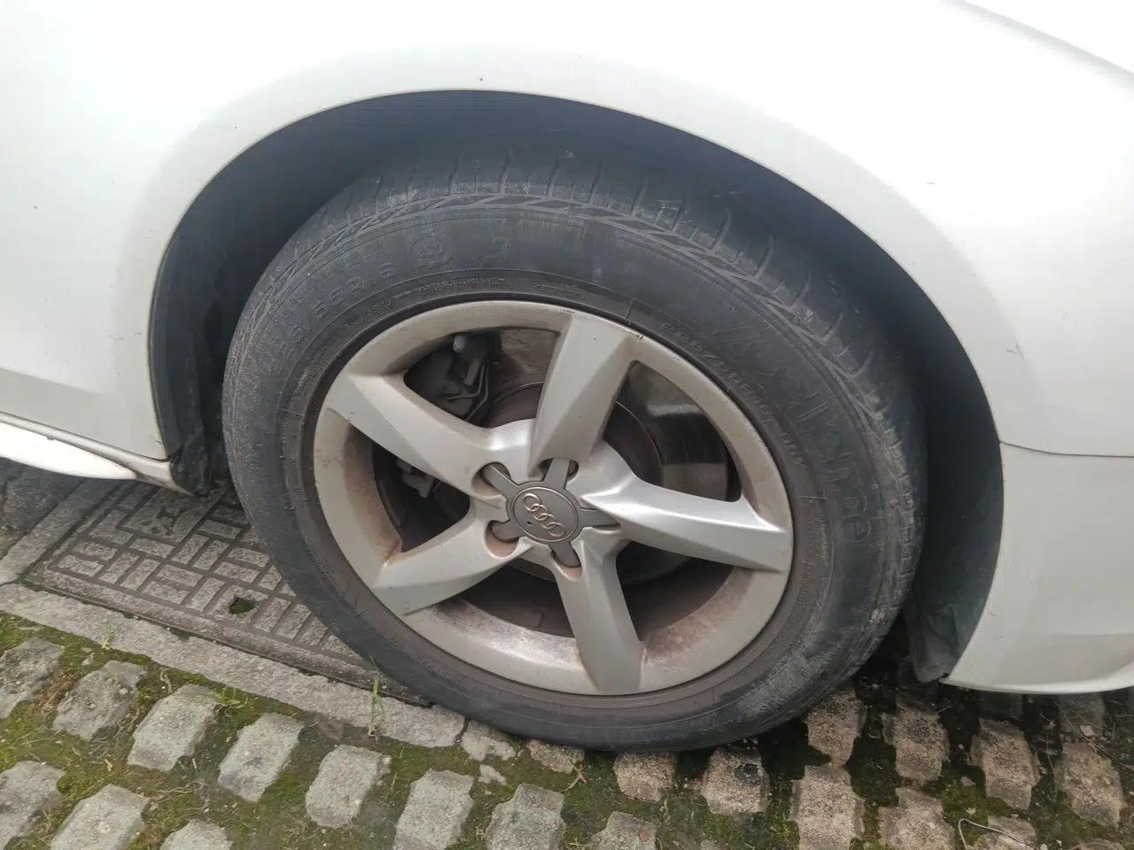 Audi A4L 2013 35 TFSI Automatic Standard Model — миниатюра 8