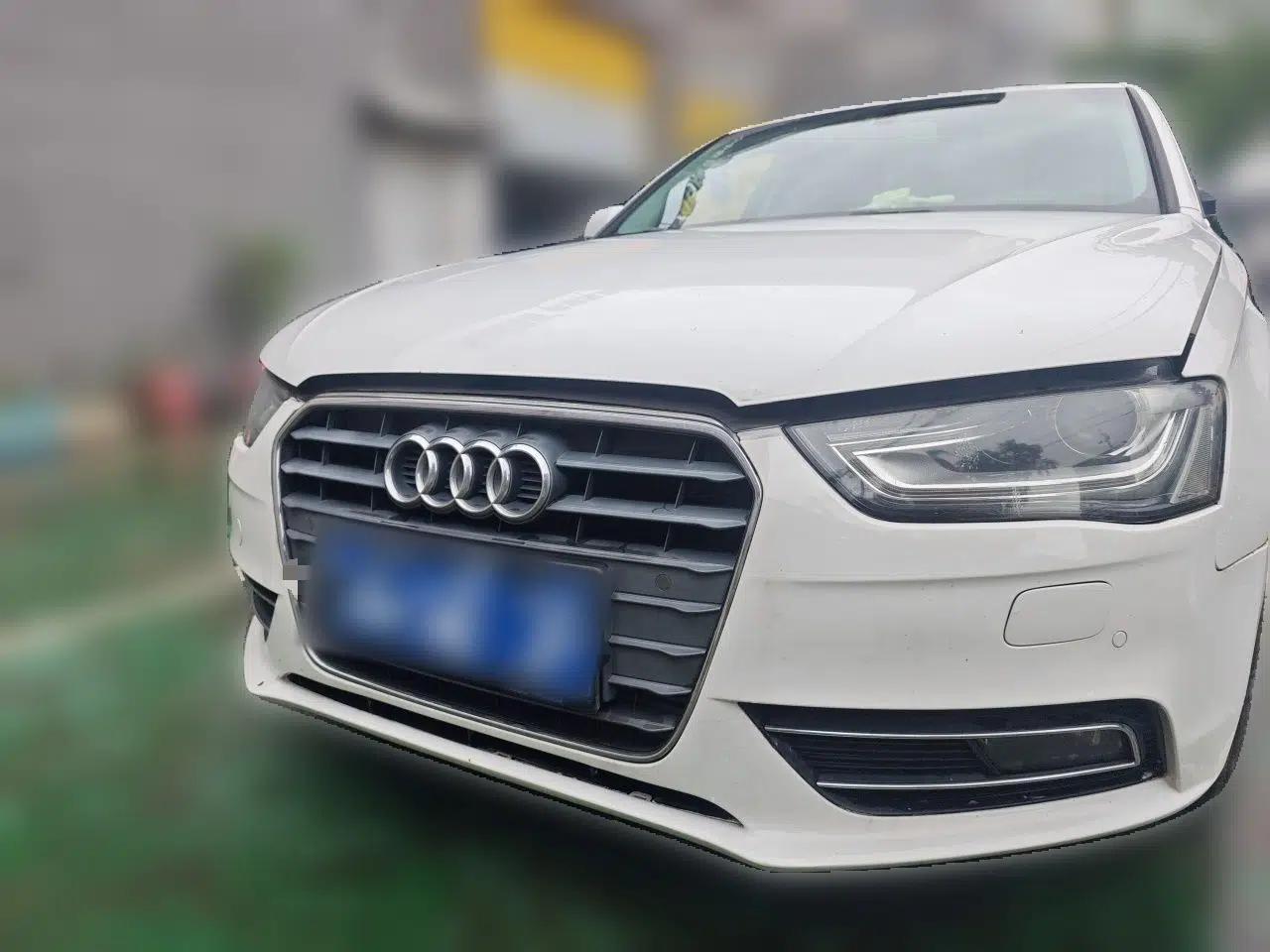 Audi A4L 2013 35 TFSI Automatic Standard Model — миниатюра 2