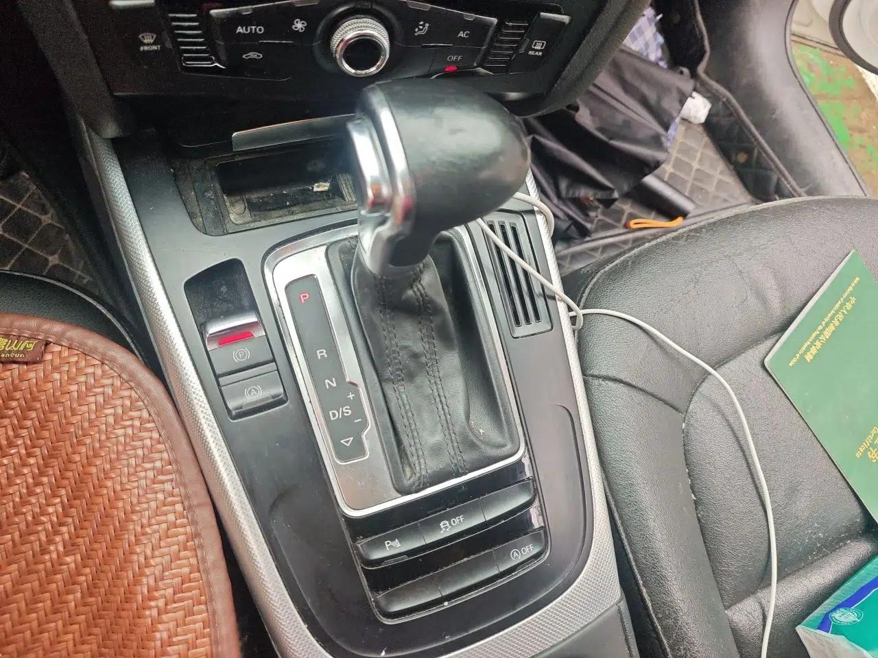 Audi A4L 2013 35 TFSI Automatic Standard Model — миниатюра 14