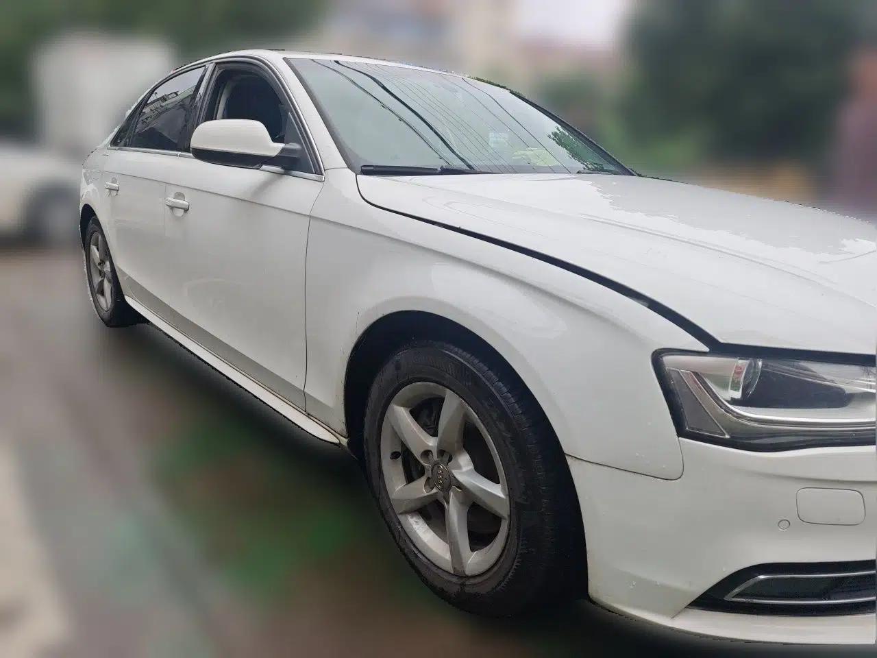 Audi A4L 2013 35 TFSI Automatic Standard Model — миниатюра 3
