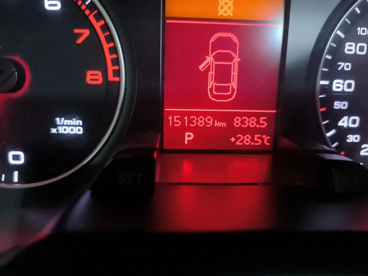 Audi A4L 2010 2.0 TFSI Standard Edition — миниатюра 12