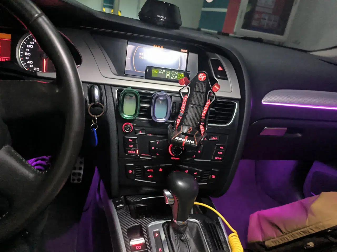 Audi A4L 2010 2.0 TFSI Standard Edition — миниатюра 13