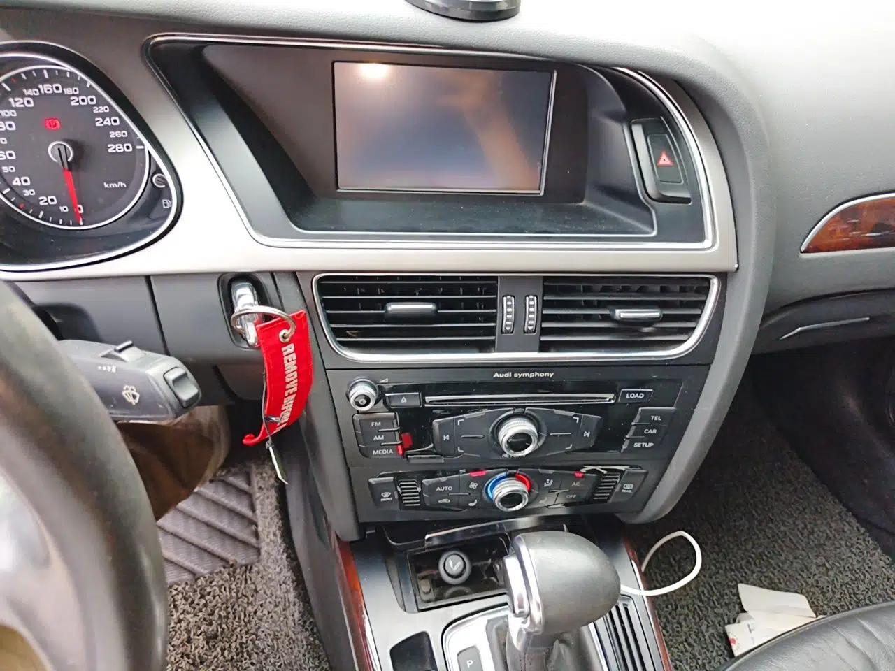 Audi A4L 2013 35 TFSI Automatic Standard Model — миниатюра 13