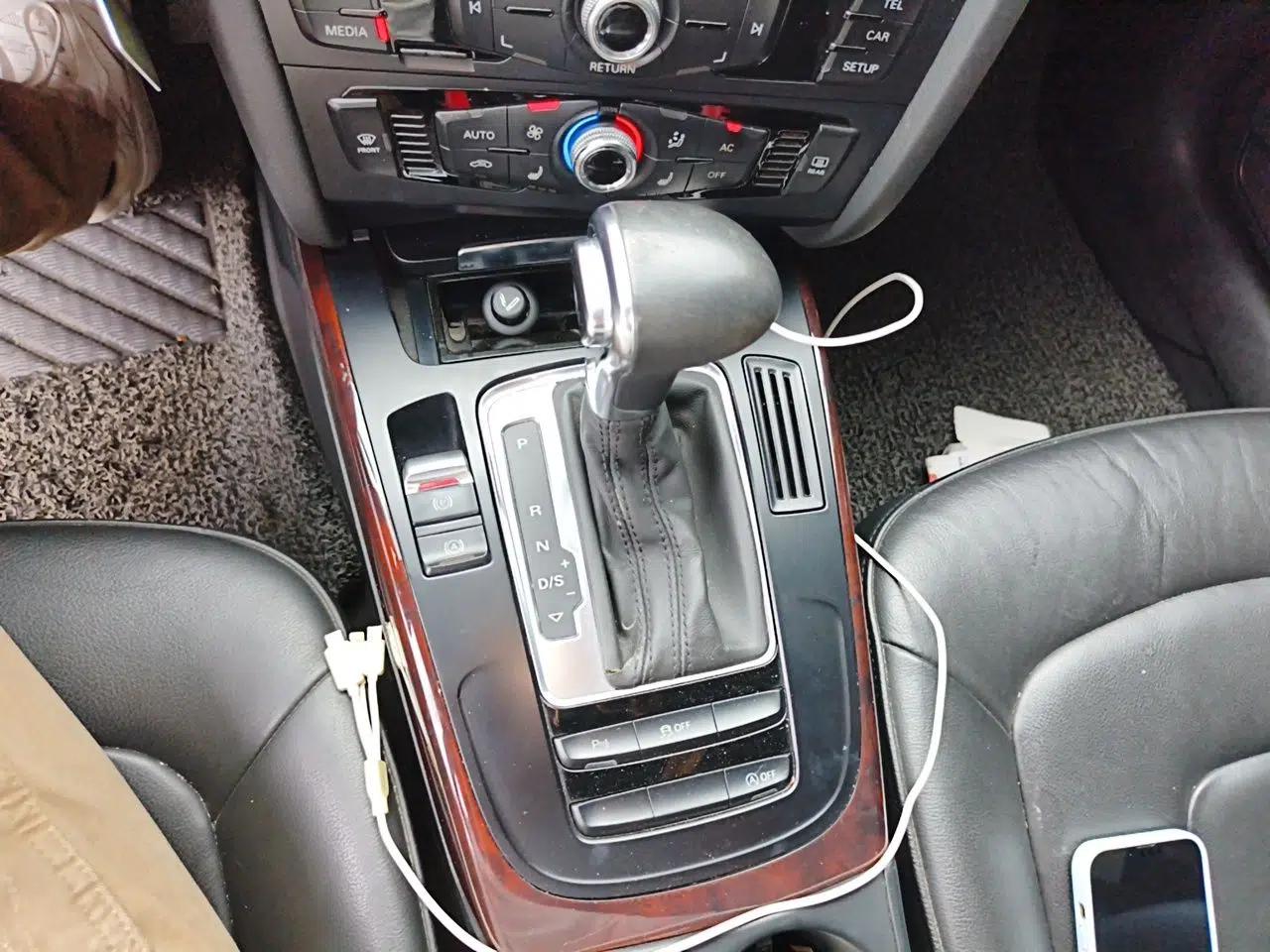 Audi A4L 2013 35 TFSI Automatic Standard Model — миниатюра 14
