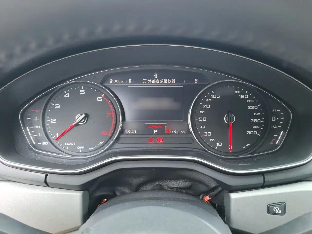 Audi A4L 2018 30th Anniversary Edition 40 TFSI Trendy Model — миниатюра 10