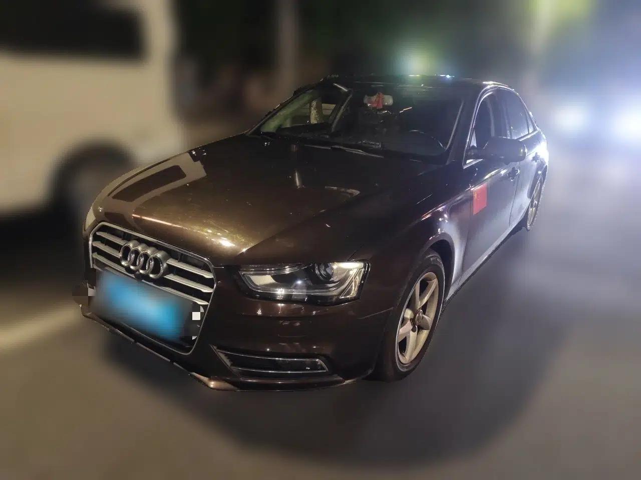 Audi A4L 2016 30 TFSI Collector's Edition Automatic Comfort Model — миниатюра 1