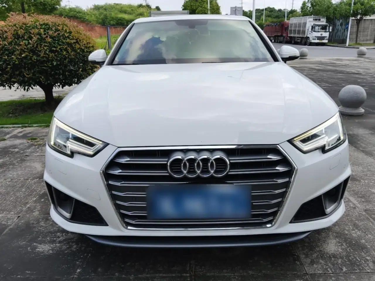 Audi A4L 2019 40 TFSI Fashion Edition China VI Emission Standard — миниатюра 2