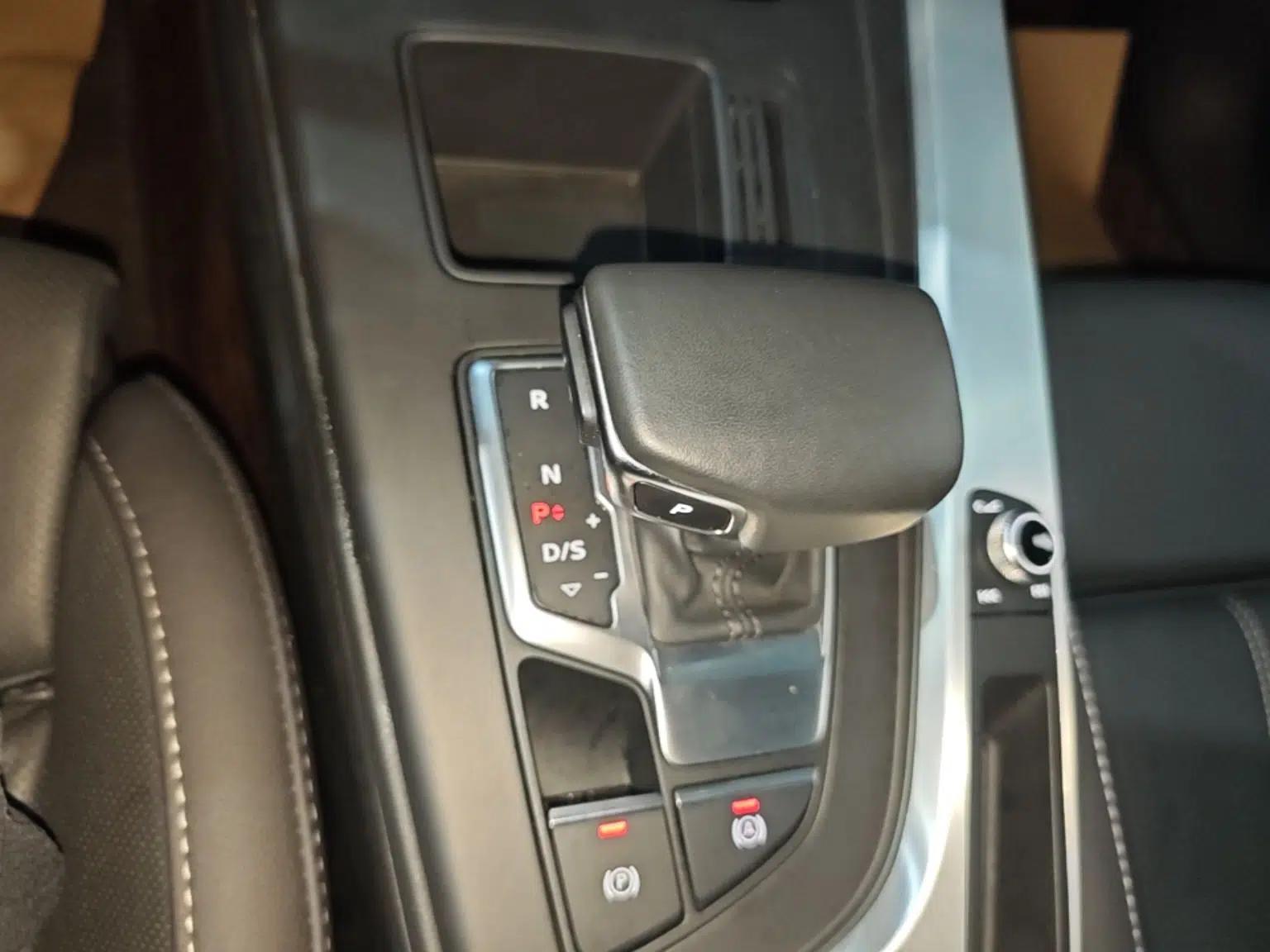 Audi A4L 2022 40 TFSI Fashion Dynamic Model — миниатюра 16