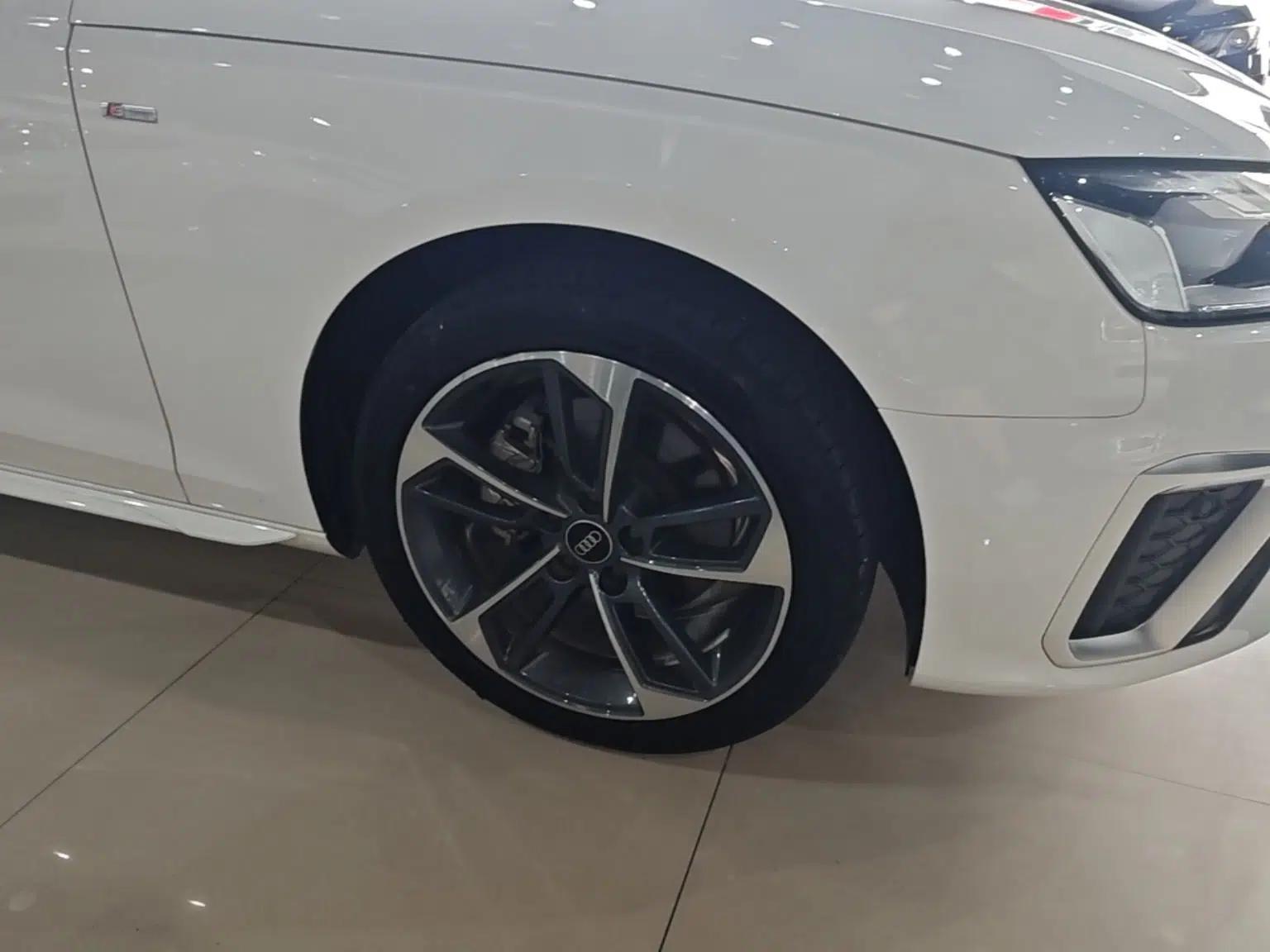 Audi A4L 2022 40 TFSI Fashion Dynamic Model — миниатюра 10