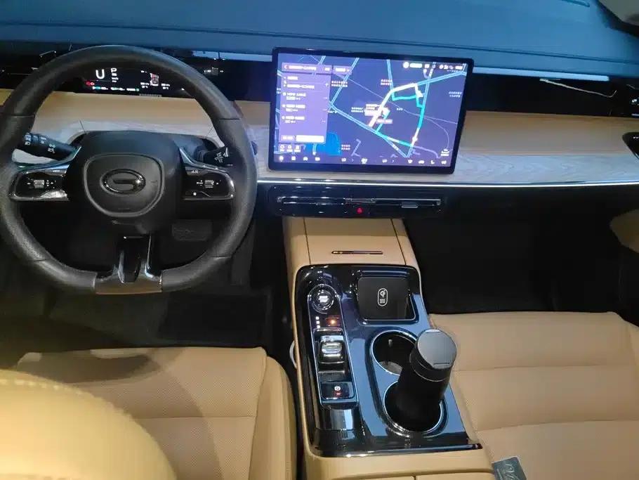 Trumpchi E8 PHEV 2024 Model 150km Dragon Glory+ — миниатюра 12