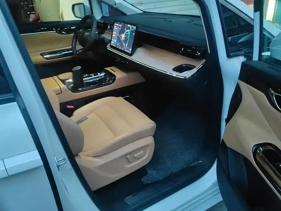 Trumpchi E8 PHEV 2024 Model 150km Dragon Glory+ — миниатюра 8