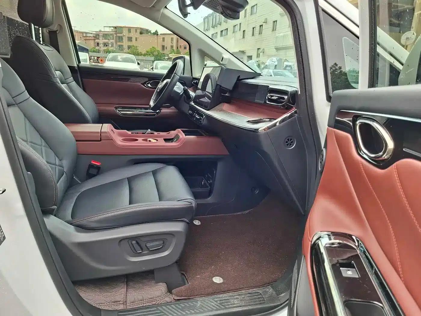 Trumpchi E8 PHEV 2024 Model 150km Dragon Glory+ — миниатюра 20
