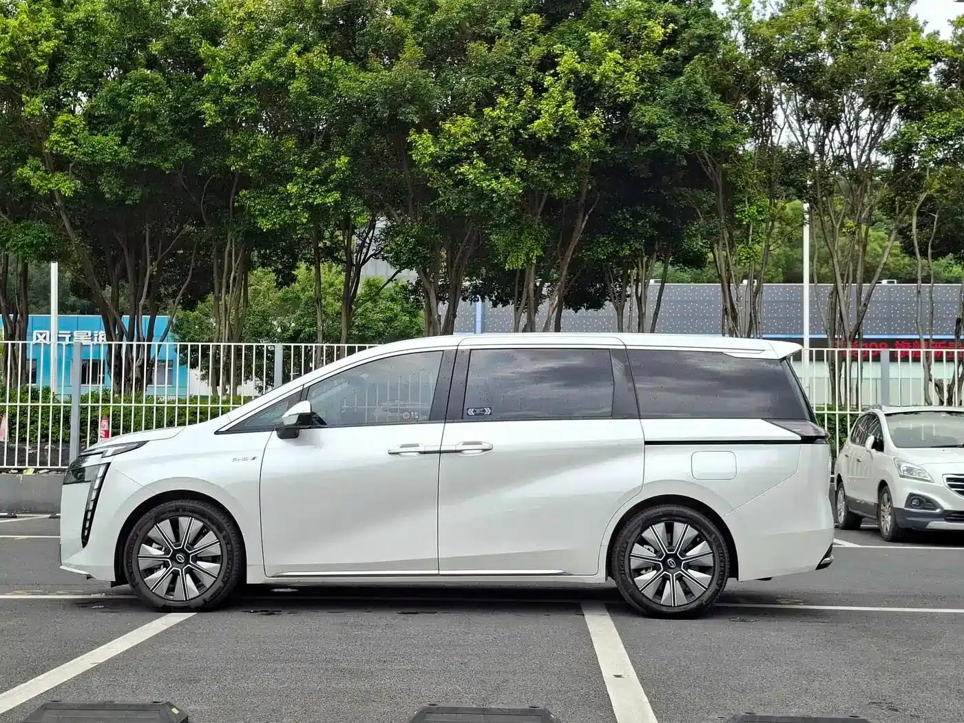 Trumpchi E8 PHEV 2024 Model 150km Dragon Glory+ — миниатюра 6
