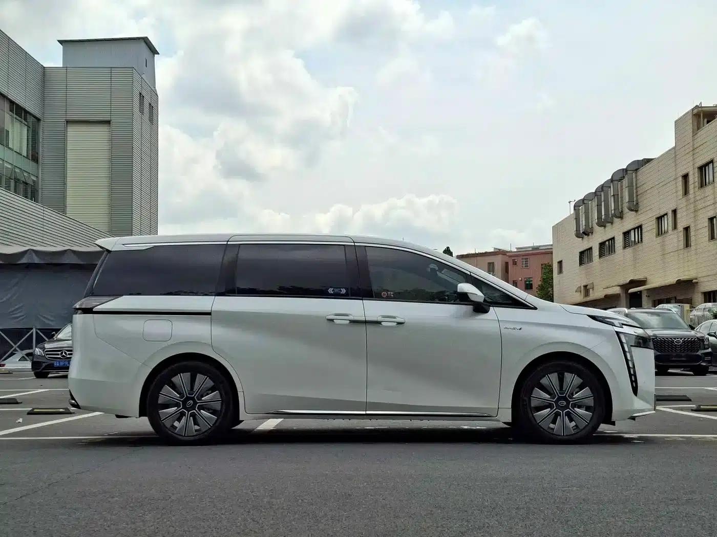 Trumpchi E8 PHEV 2024 Model 150km Dragon Glory+ — миниатюра 8