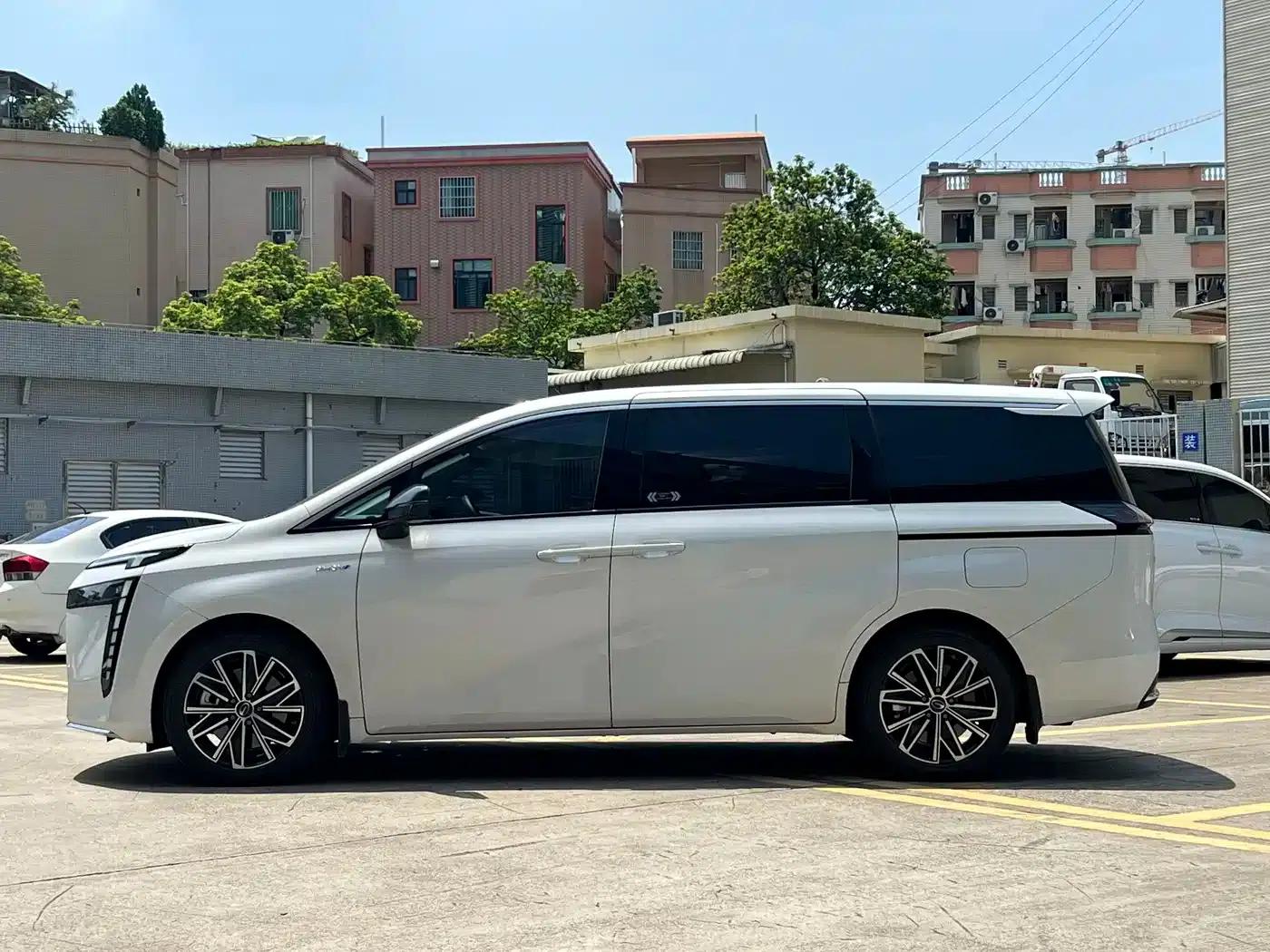 Trumpchi E8 PHEV 2024 Model 150km MAX — миниатюра 4