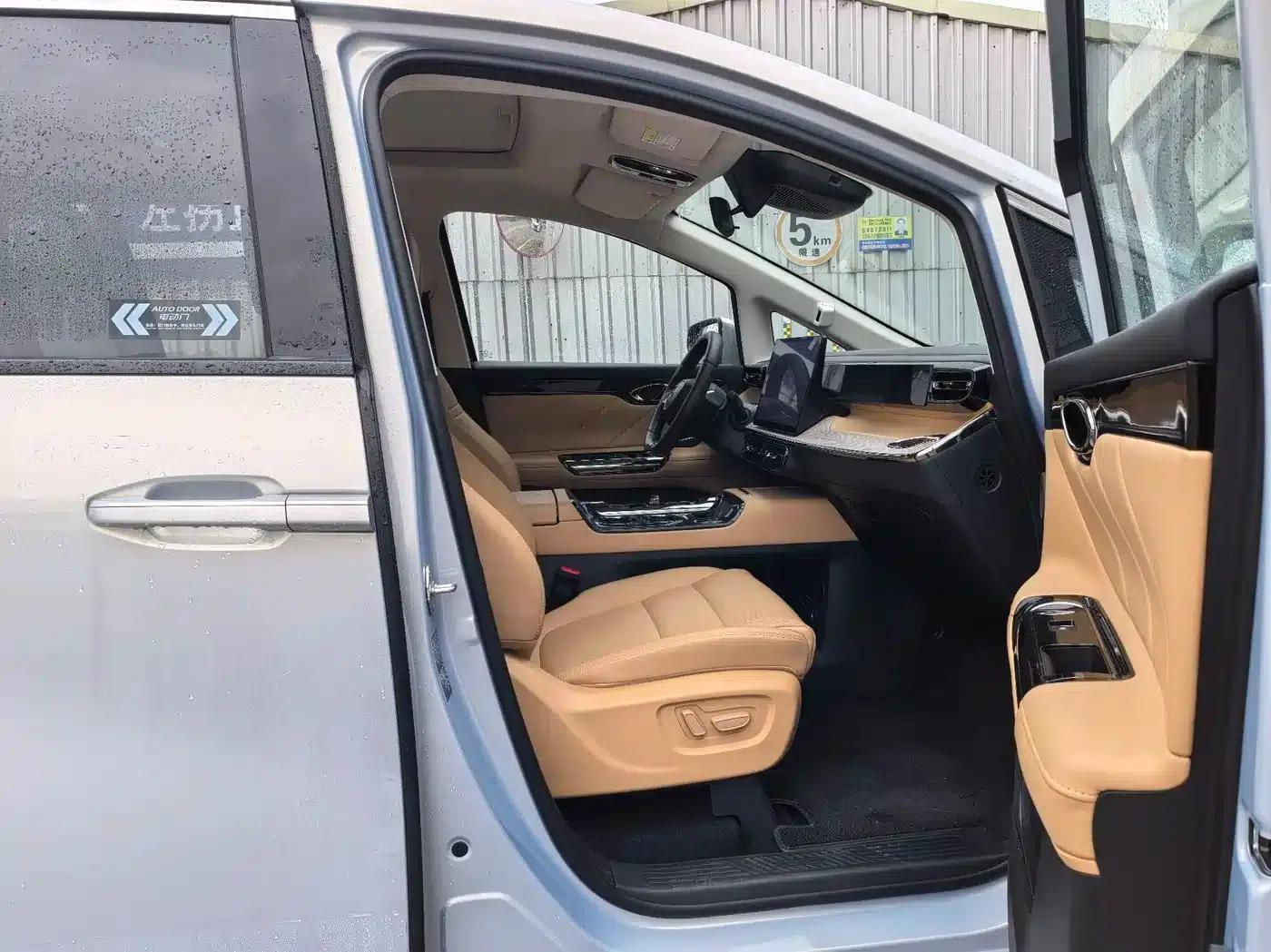 Trumpchi E8 PHEV 2024 Model 150km MAX+ — миниатюра 17