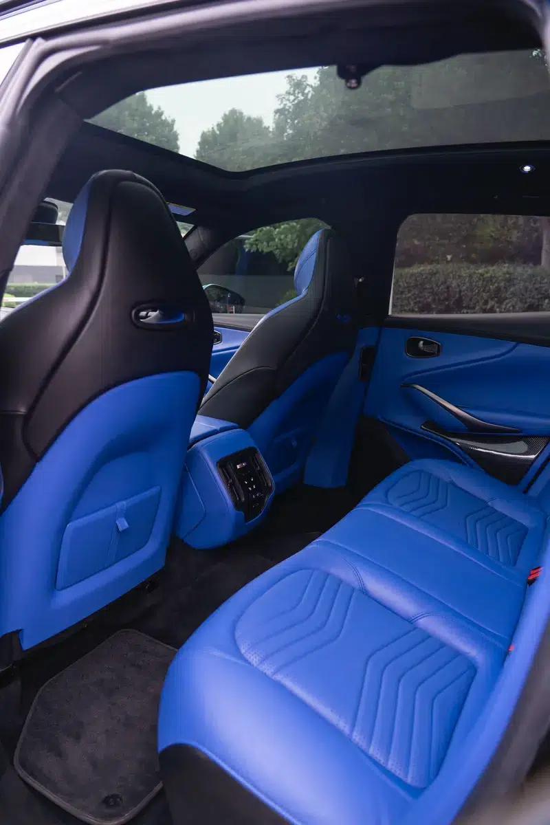 2022 Aston Martin DBX 4.0T V8 — миниатюра 21