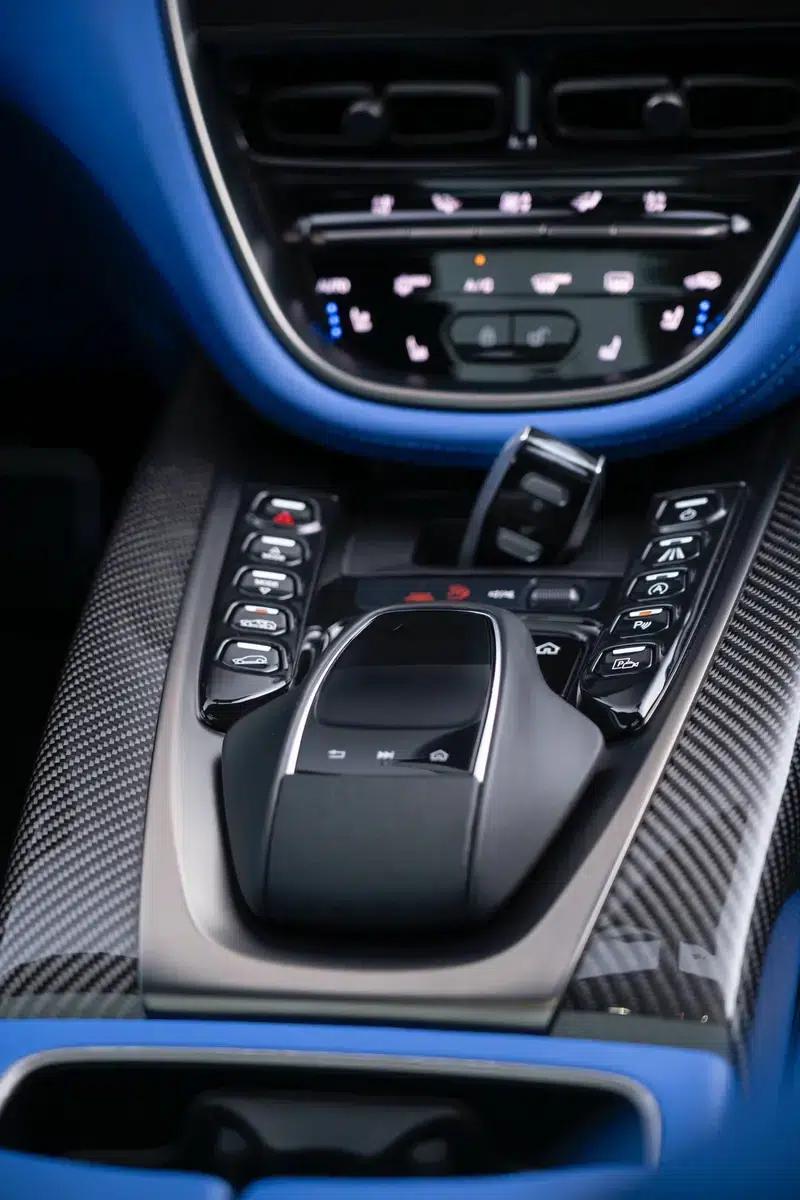 2022 Aston Martin DBX 4.0T V8 — миниатюра 9
