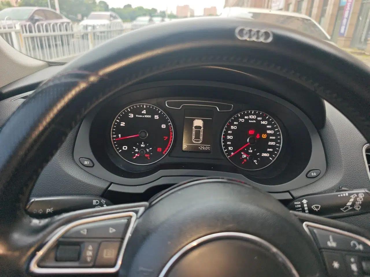 Audi Q3 2015 30 TFSI Comfort Model — миниатюра 11
