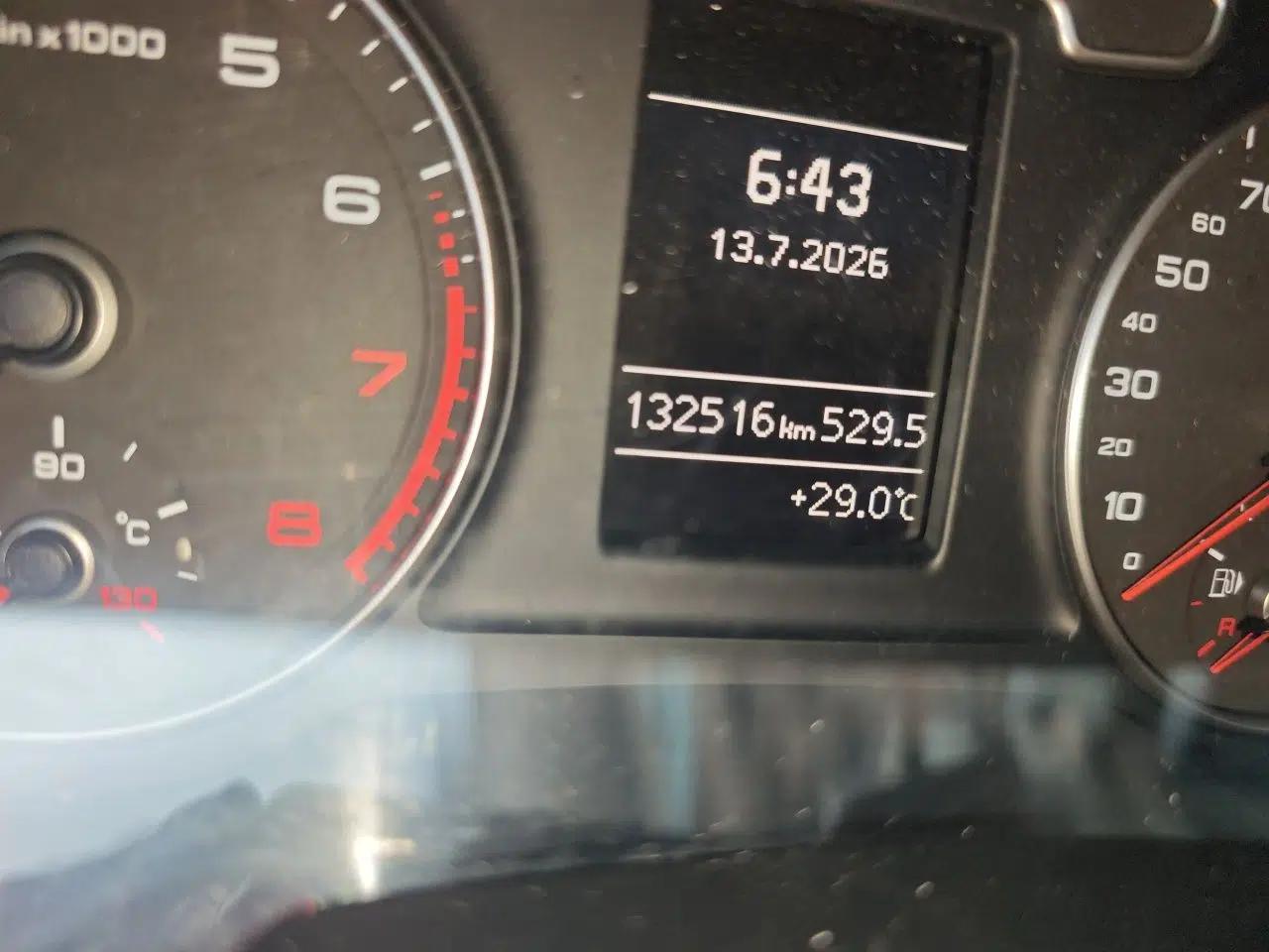 Audi Q3 2015 30 TFSI Comfort Model — миниатюра 12